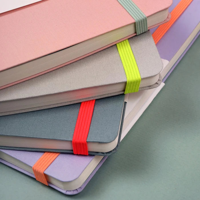 Notizbuch „Neon“ | A5 | Soft Cover - Stoffbezug | Mit Gummizug | eukalyptus
